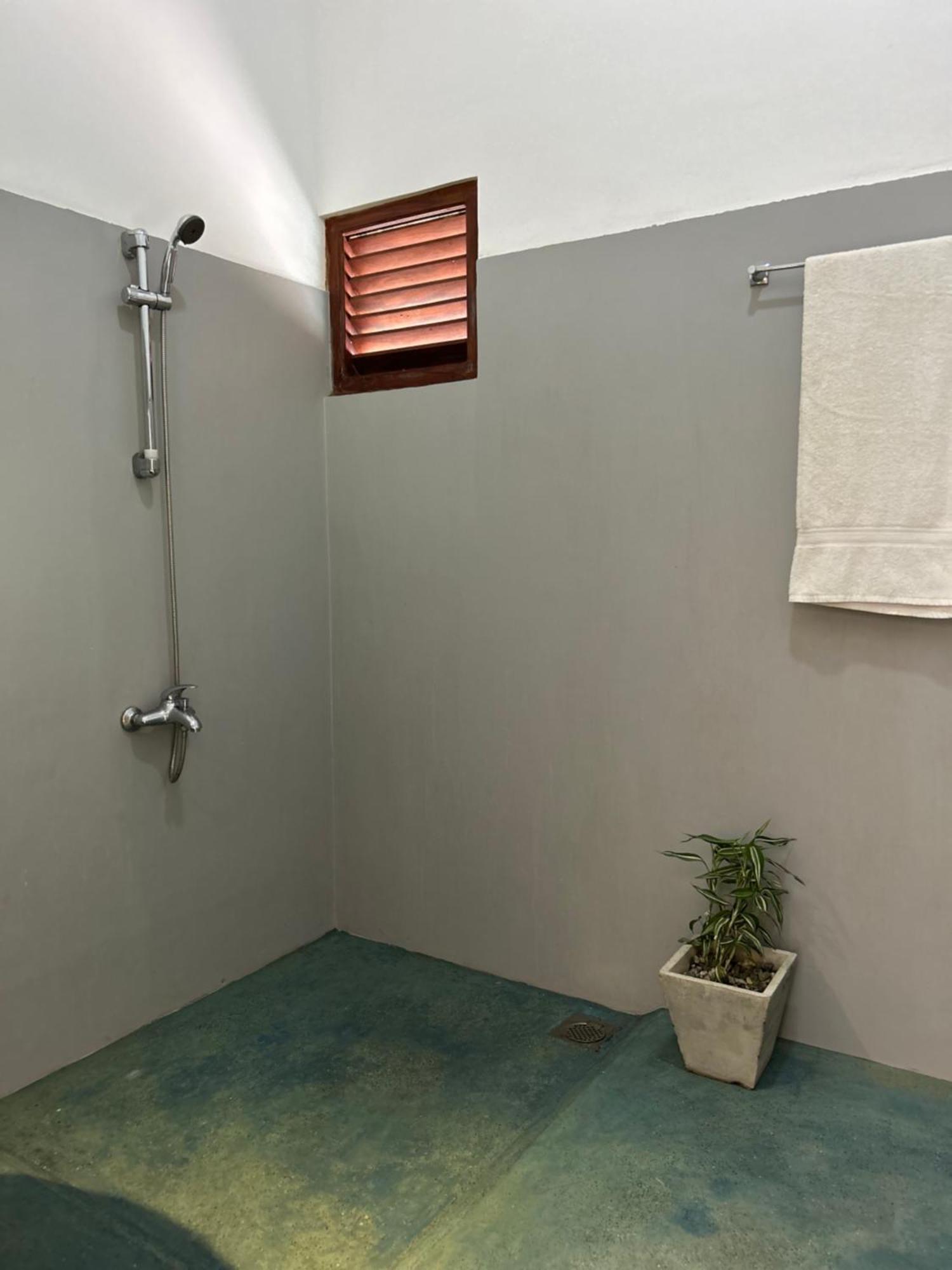 One Bhakthi Sri Lanka Hotel Ahangama Bagian luar foto