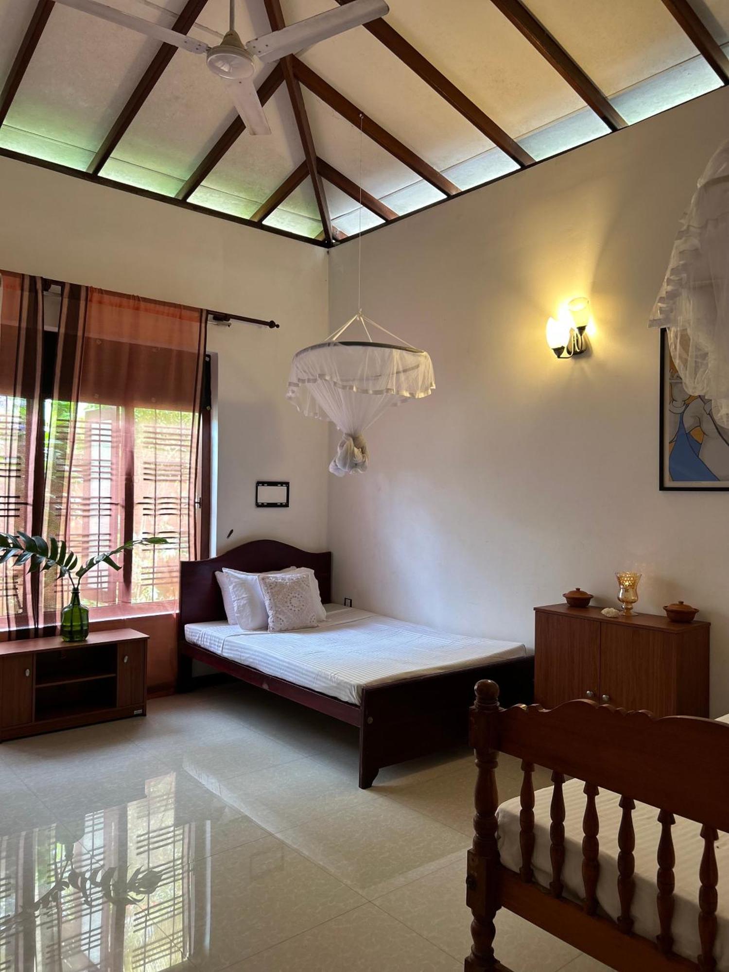 One Bhakthi Sri Lanka Hotel Ahangama Bagian luar foto